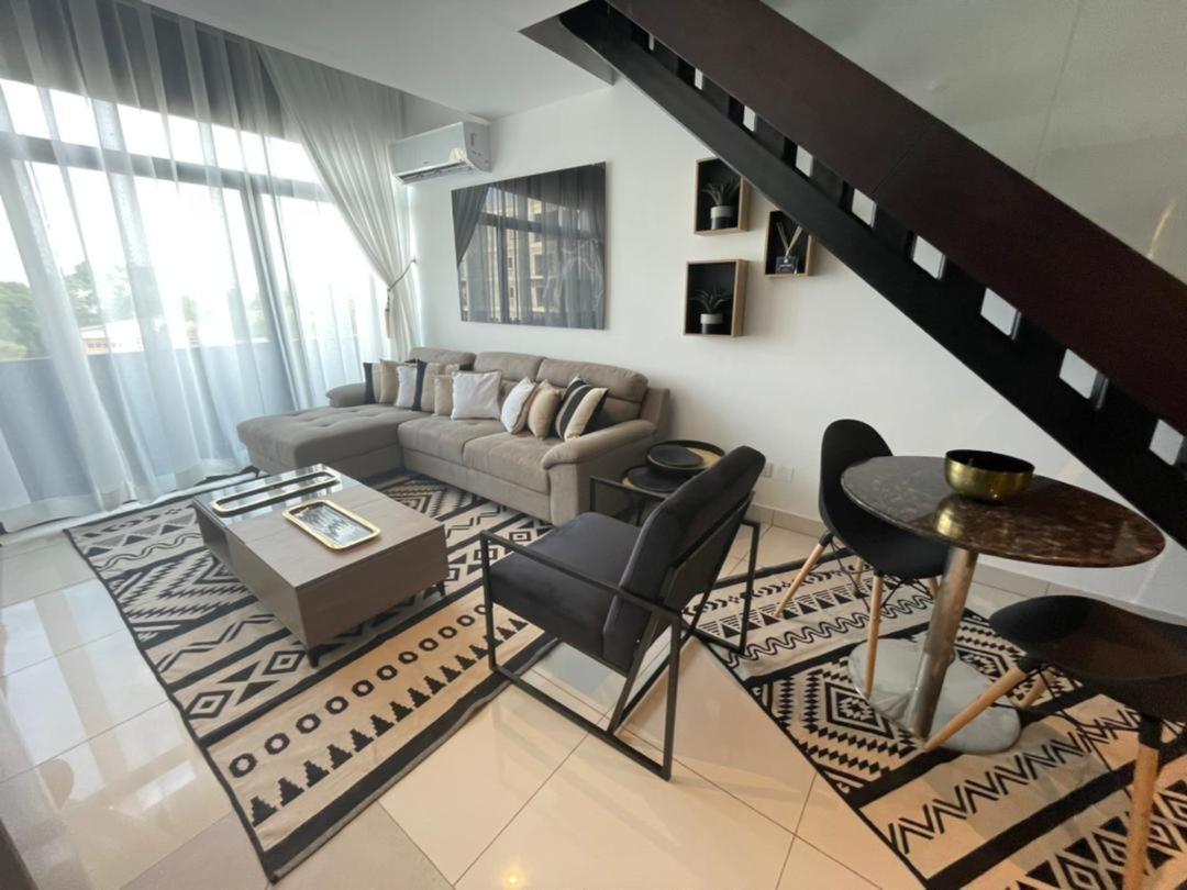 Embassy Gardens Deluxe Apartment อักกรา ภายนอก รูปภาพ