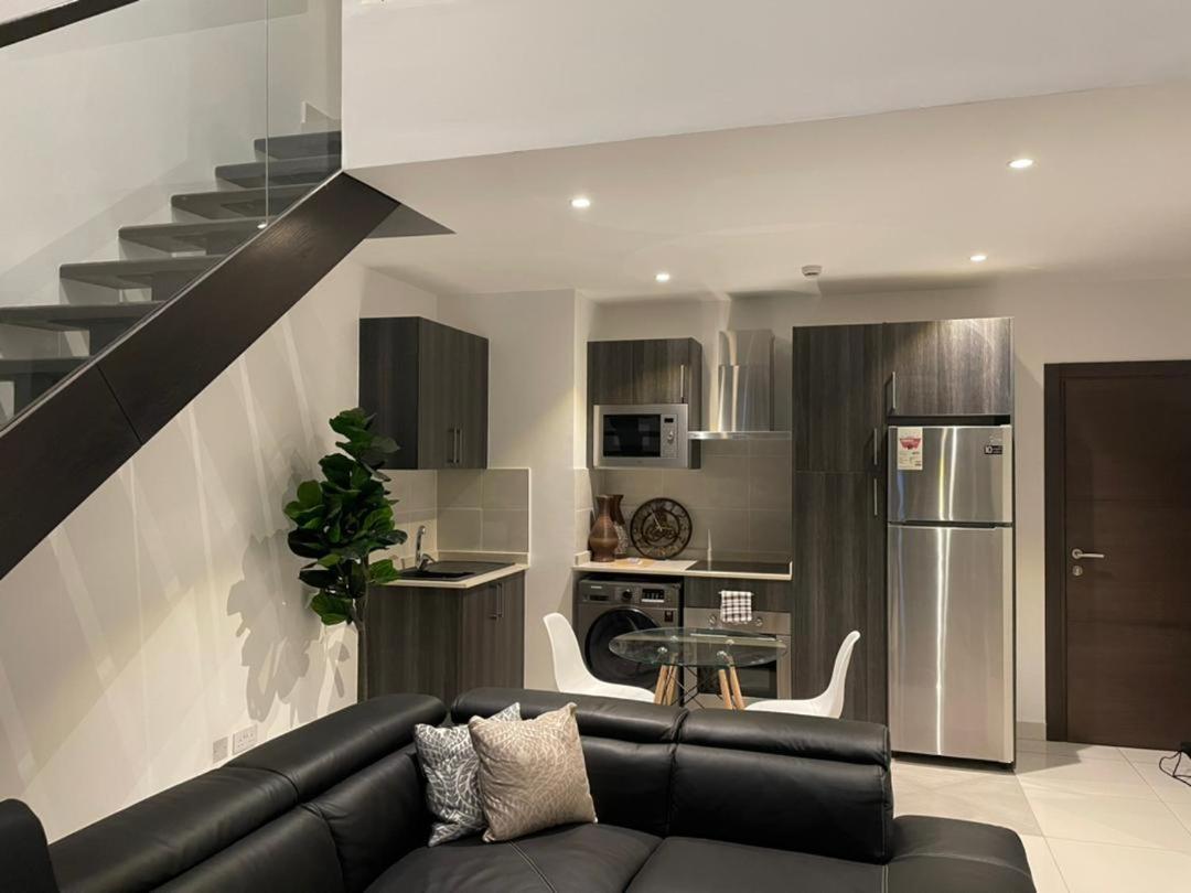 Embassy Gardens Deluxe Apartment อักกรา ภายนอก รูปภาพ