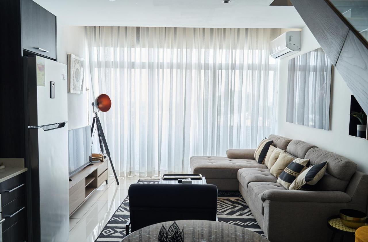 Embassy Gardens Deluxe Apartment อักกรา ภายนอก รูปภาพ