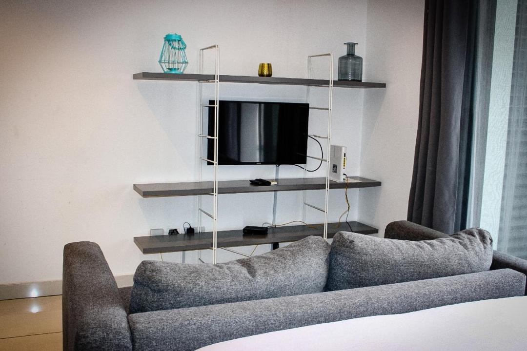 Embassy Gardens Deluxe Apartment อักกรา ภายนอก รูปภาพ